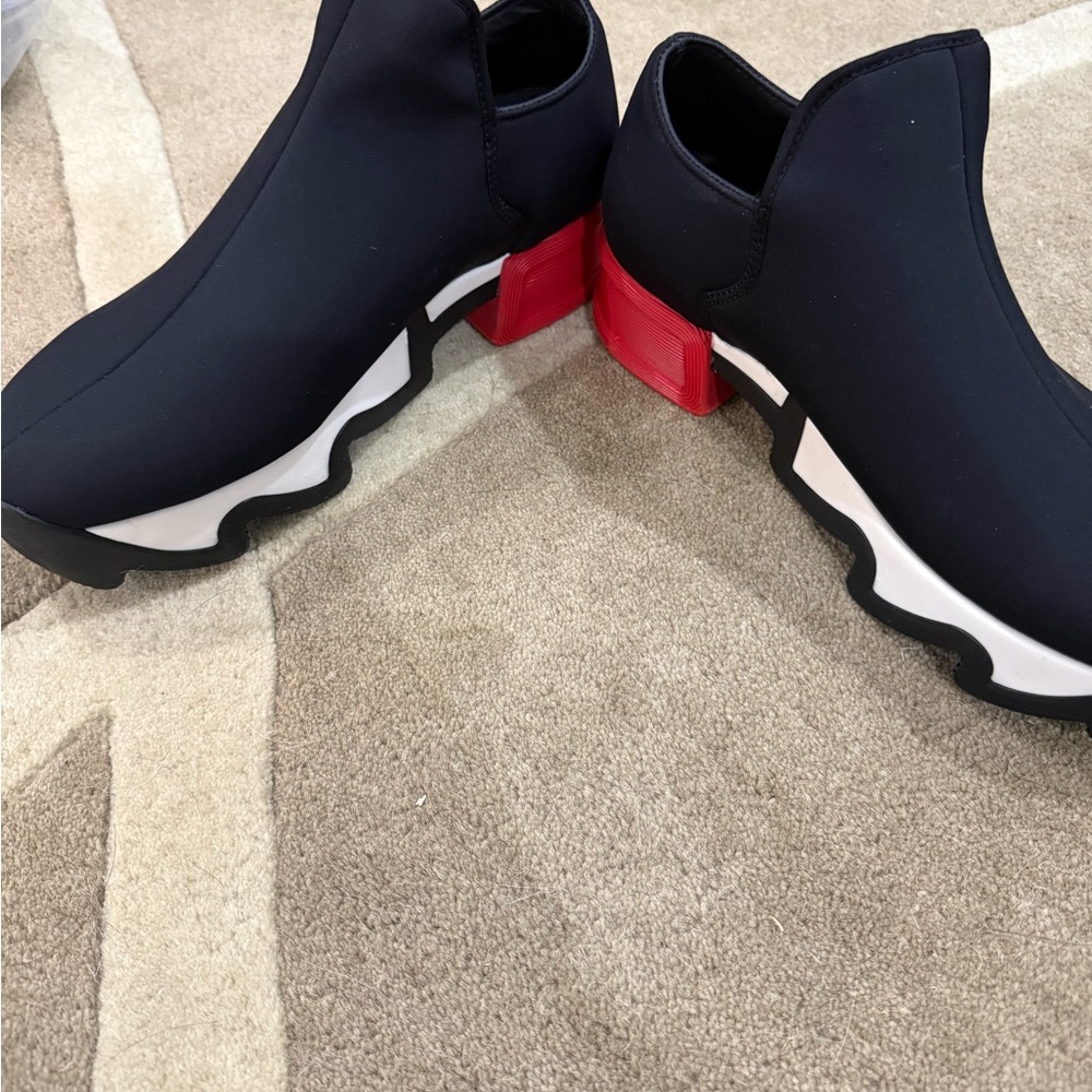 Chic Black and Red Women's Sneakers - Picture 3 of 7